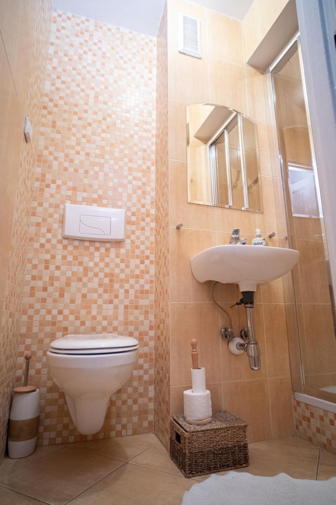 Accommodatie bij particulieren Apartrooms Near Old Town In Dnf Done Invoice *