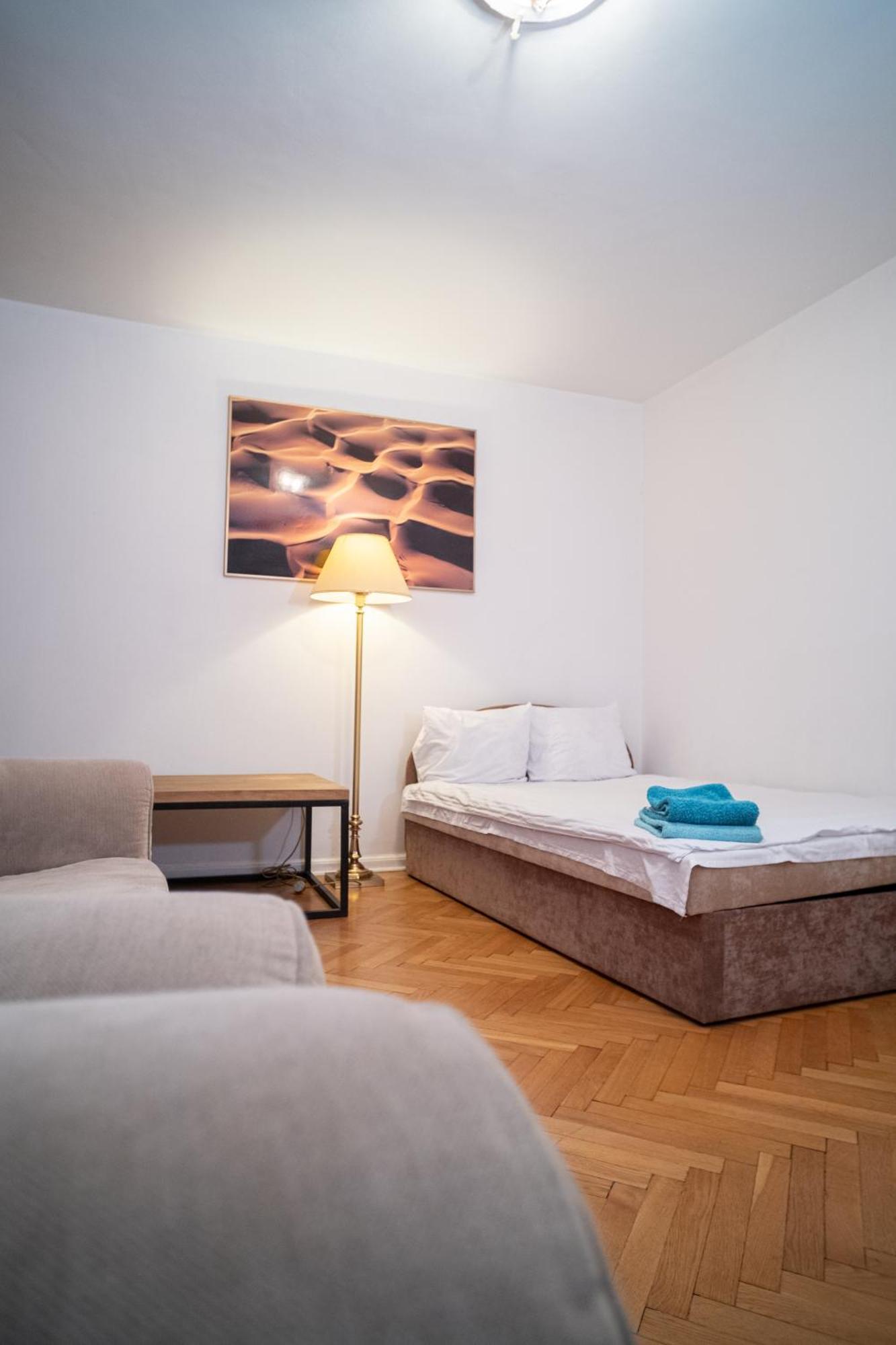 Accommodatie bij particulieren Apartrooms Near Old Town In Dnf Done Invoice Warschau